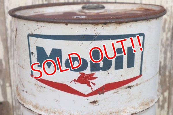 画像3: dp-210301-02 Mobil / 1960's 120 POUNDS 16 GALLONS Oil Can