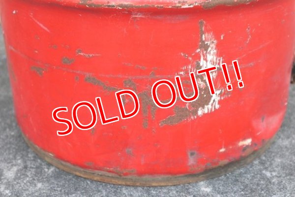 画像8: dp-210301-02 Mobil / 1960's 120 POUNDS 16 GALLONS Oil Can