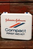 画像1: dp-210401-78 Johnson & Johnson / Compact FIRST AID KIT Box