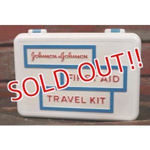 画像: dp-210401-79 Johnson & Johnson / Compact FIRST AID TRAVEL KIT Box