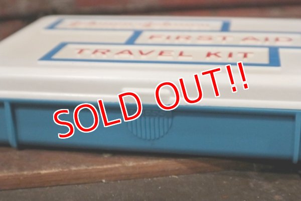 画像3: dp-210401-79 Johnson & Johnson / Compact FIRST AID TRAVEL KIT Box