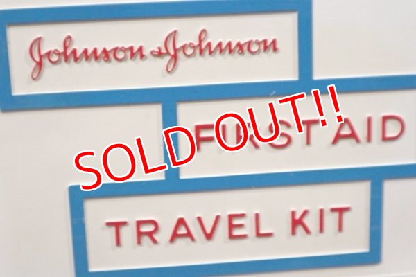 画像2: dp-210401-79 Johnson & Johnson / Compact FIRST AID TRAVEL KIT Box