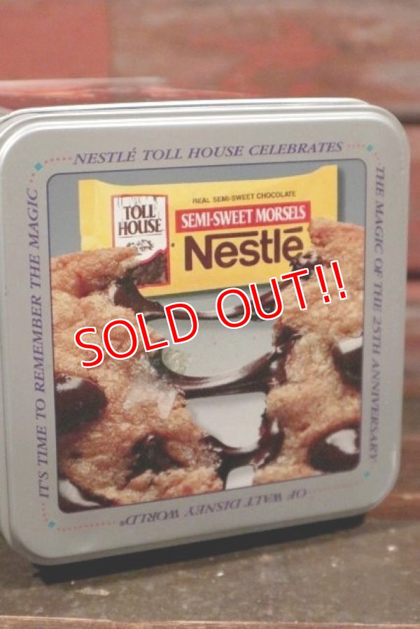 画像6: ct-210401-62 Walt Disney World 25the Anniversary / Nestle 1996 Tin Cookie Can