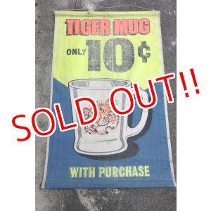 画像: dp-210501-13 Fire-King Esso Tiger Mug / 1950's Huge Banner