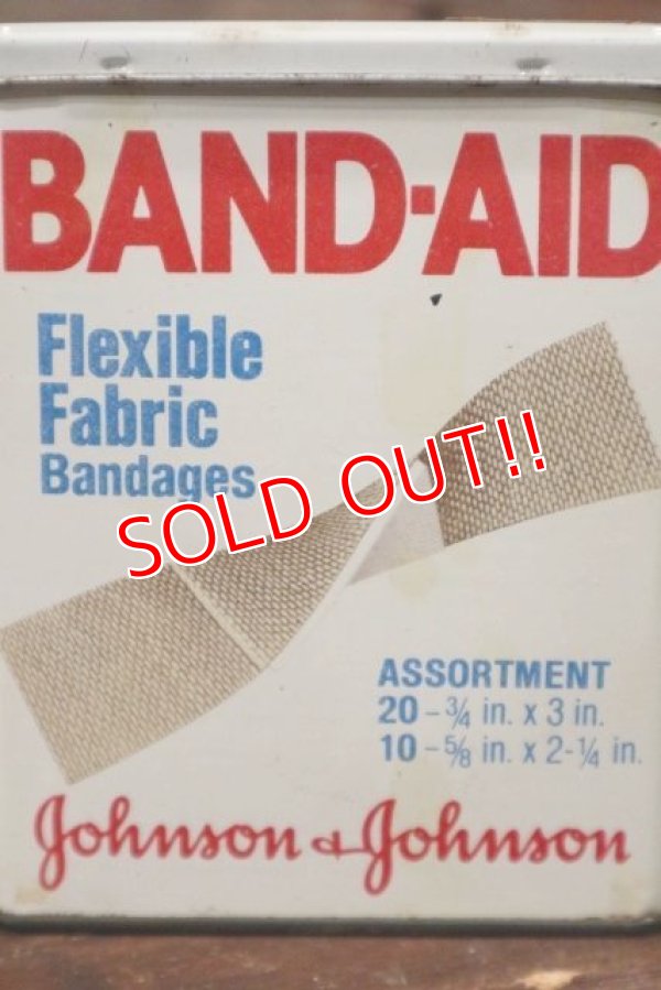 画像2: dp-210501-32 Johnson & Johnson BAND-AID / Vintage Tin Can