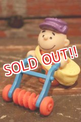 画像: ct-140909-22 PEANUTS / McDonald's 1990 Meal Toy "Charlie Brown's Seed Bag 'N' Tiller"