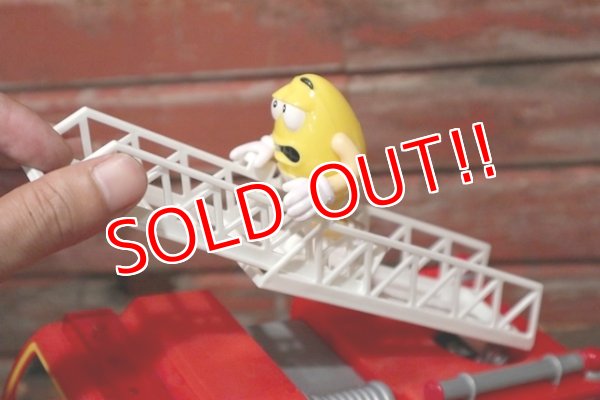 画像3: ct-210701-109 Mars / m&m's 2011 Fire Truck Candy Dispenser