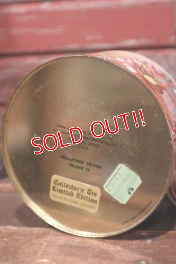 画像9: ct-210701-38 Walt Disney's / 1970's Merry Christmas Collectors Edition Volume IV Tin Can