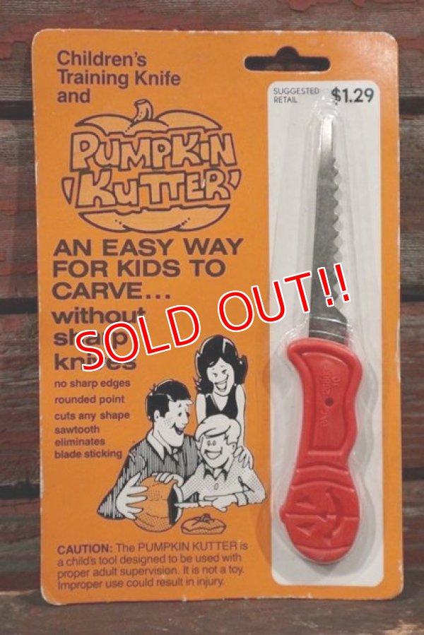 画像1: dp-210401-105 Vintage Children Training Knife and Pumpkin Kutter