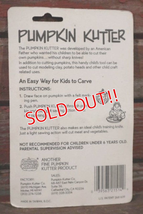 画像7: dp-210401-105 Vintage Children Training Knife and Pumpkin Kutter