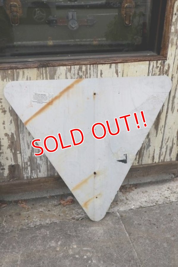 画像7: dp-210801-34 Road Sign "YIELD"