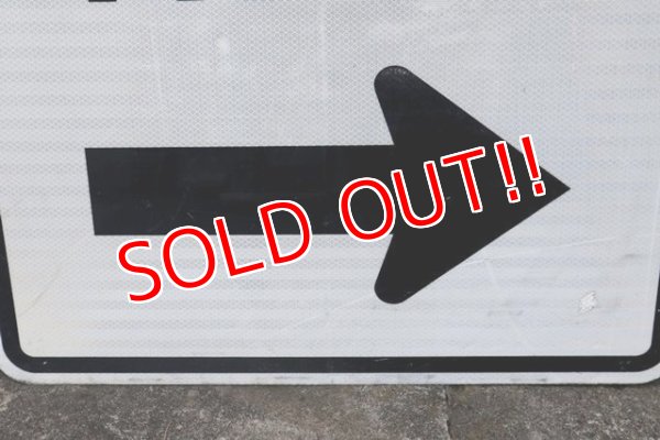 画像4: dp-210801-34 Road Sign "ONE WAY →"