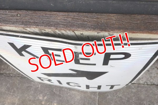 画像6: dp-210801-34 Road Sign "KEEP RIGHT"