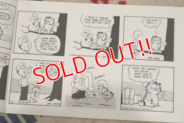 画像2: ct-210501-94 Garfield / 1983 Comic "Garfield sits around the house "