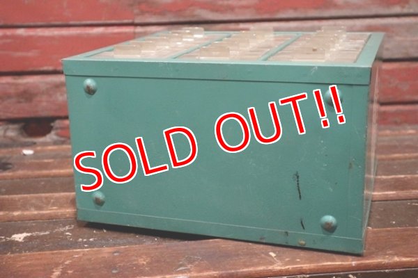 画像9: dp-211001-59 EVEREADY / Miniature Lamp Cabinet