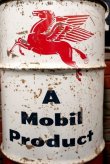 画像2: dp-211110-57 Mobil / 1960's〜 16 U.S.GALLONS Oil Can