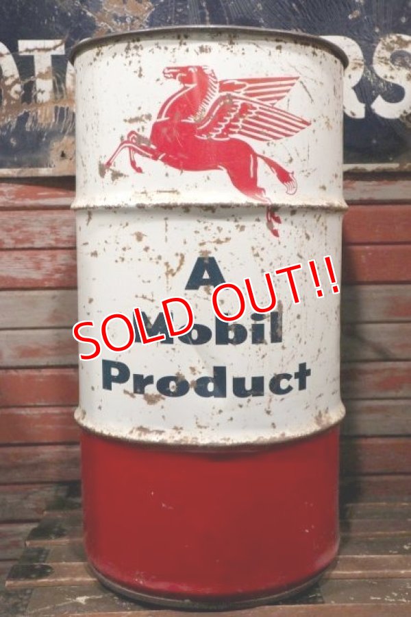画像1: dp-211110-57 Mobil / 1960's〜 16 U.S.GALLONS Oil Can
