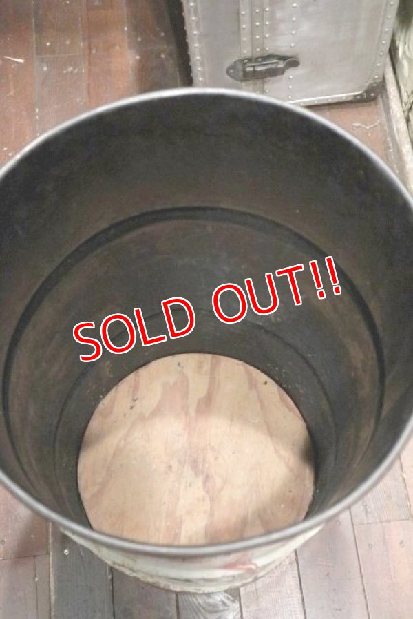 画像8: dp-211110-57 Mobil / 1960's〜 16 U.S.GALLONS Oil Can