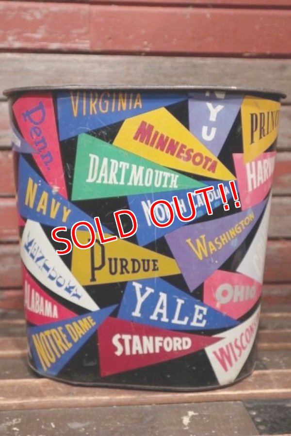 画像2: dp-211210-23 1950's-1960's College Pennant Trash Can