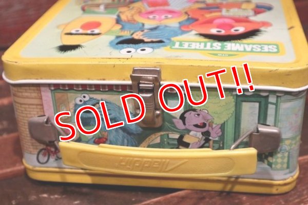 画像10: ct-211210-51 SESAME STREET / Aladdin 1979 Metal Lunch Box