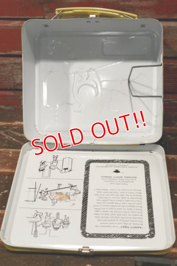 画像11: ct-211210-51 SESAME STREET / Aladdin 1979 Metal Lunch Box