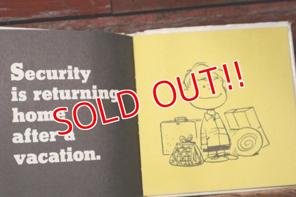 画像6: ct-211201-108 PEANUTS / SECURITY IS A THUMB AND A BLANKET 1970's Book