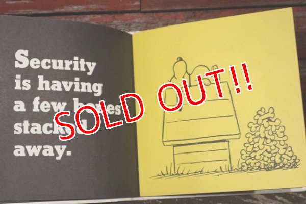 画像4: ct-211201-108 PEANUTS / SECURITY IS A THUMB AND A BLANKET 1970's Book