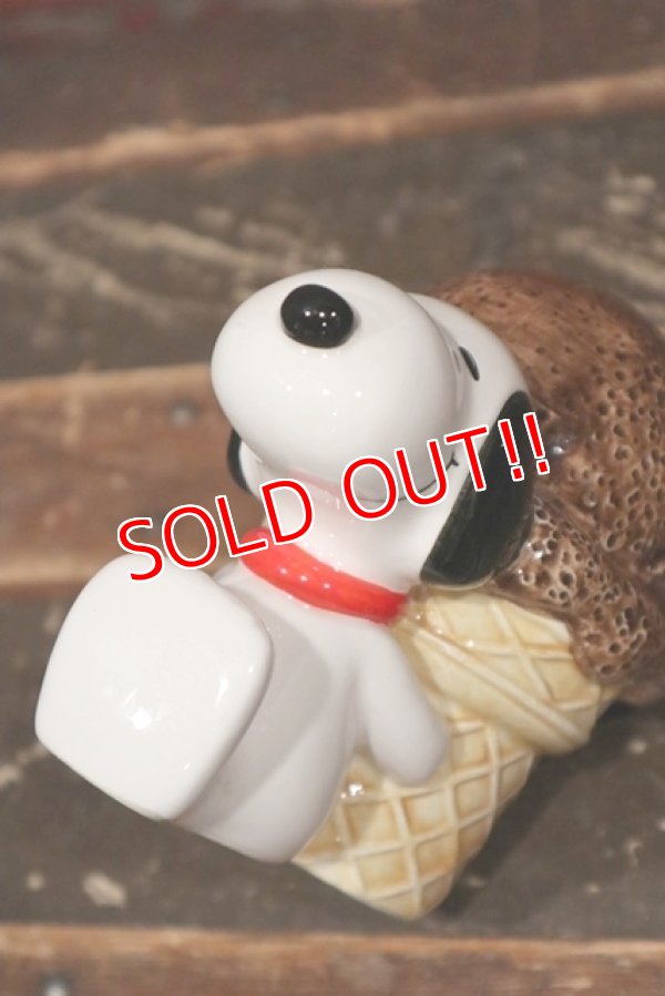 画像7: ct-220101-03 Snoopy / Determined 1982 Ice Cream Coin Bank