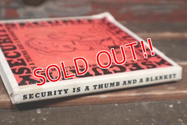 画像8: ct-211201-108 PEANUTS / SECURITY IS A THUMB AND A BLANKET 1970's Book