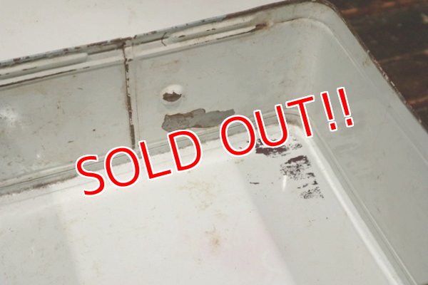 画像10: ct-211210-49 King kong / THERMOS 1976 Metal Lunch Box