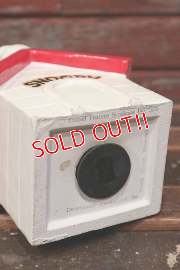画像8: ct-220201-18 Snoopy / Determined 1970's Coin Bank "Snoopy House"