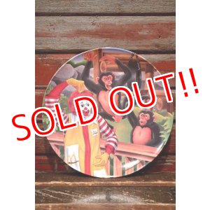 画像: ct-220301-05 McDonald's / 1996 Collectors Plate "Ronald & Monkey"