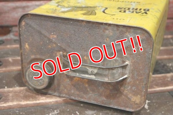 画像6: dp-220301-42 the YARD BIRD'S MOTOR OIL / Vintage 2 U.S. Gallons Can