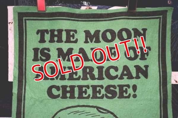画像2: ct-220501-07 PEANUTS / 1960's Snoopy Banner "The Moon Is Made of American Cheese!"