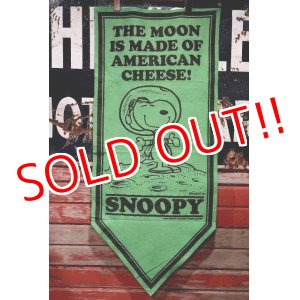 画像: ct-220501-07 PEANUTS / 1960's Snoopy Banner "The Moon Is Made of American Cheese!"