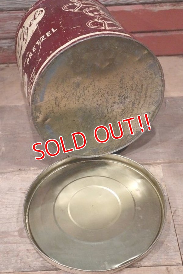 画像9: dp-220501-21 Charles Pretzels / Vintage Pretzels Can