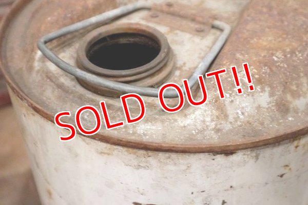 画像9: dp-220810-04 TEXACO / 1960's 5 U.S.Gallons Oil Can