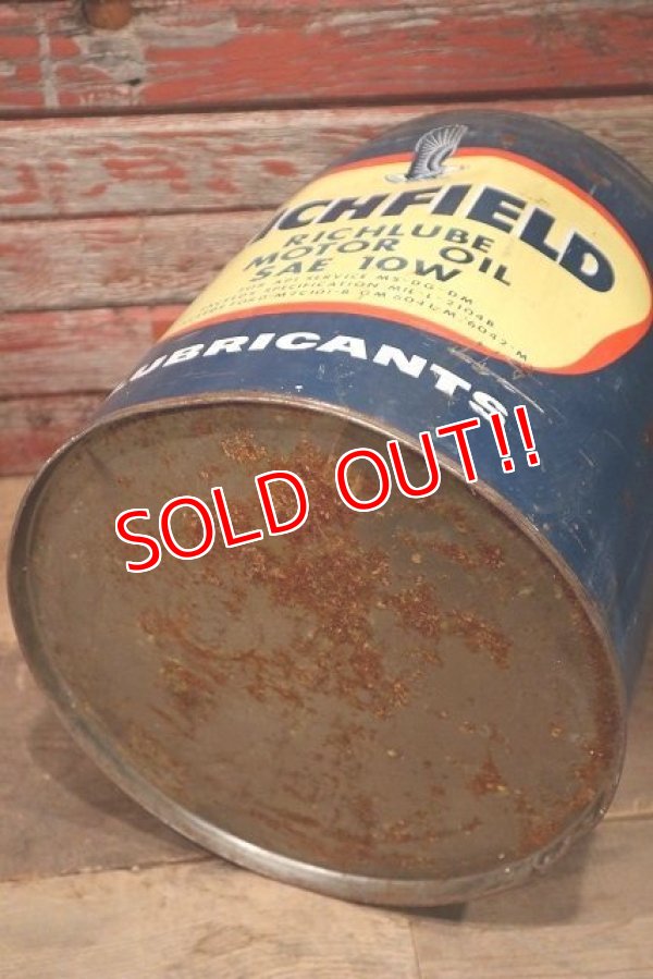 画像9: dp-220810-05 RICHFIELD / 1960's 5 U.S.Gallons Oil Can
