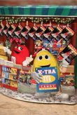 画像2: ct-220601-01 MARS / M&M's 2001 Christmas Village Series Number 12 Canister Can