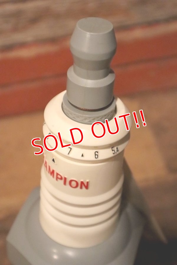 画像5: dp-230101-87 CHAMPION Spark Plug / 1970's AM Radio