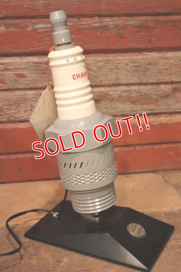 画像4: dp-230101-87 CHAMPION Spark Plug / 1970's AM Radio