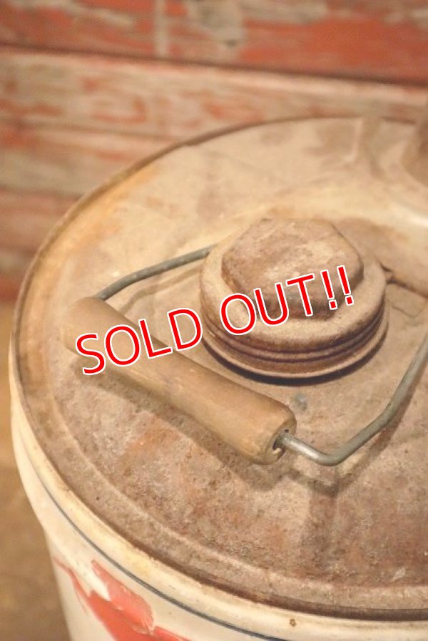 画像6: dp-230101-51 Mobil / 1950's-1960's 5 U.S. GALLONS OIL CAN