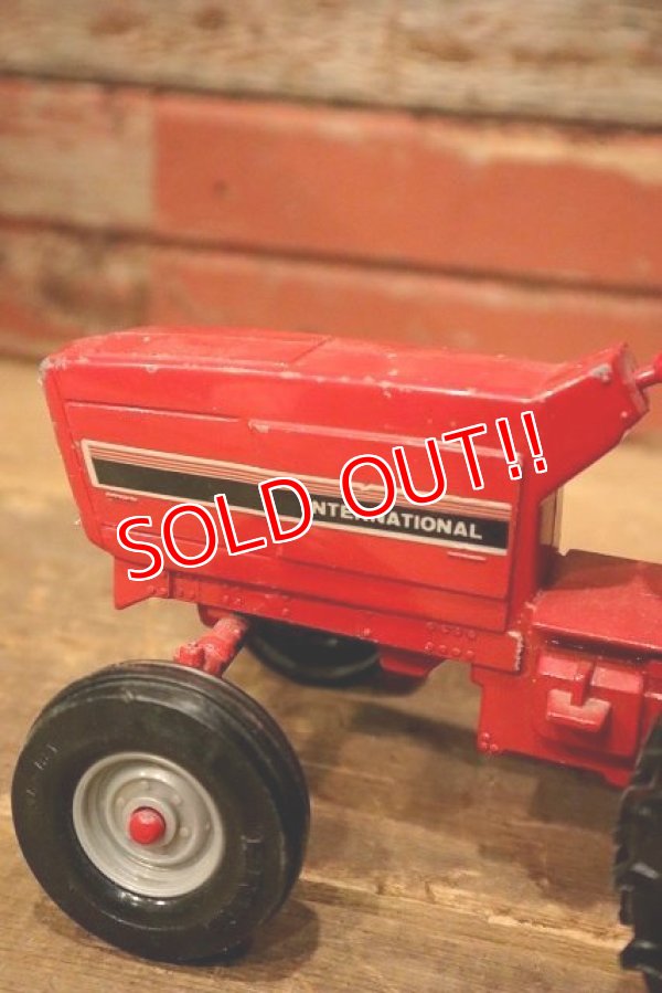 画像3: dp-230101-88 ERTL / 1980's INTERNATIONAL TRACTOR 1/16 Scale Die-Cast Metal