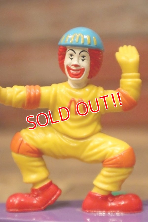 画像2: ct-230301-01 McDonald's / 1999 EXTREME SPORTS "Ronald on Skateboard" Happy Meal Toy