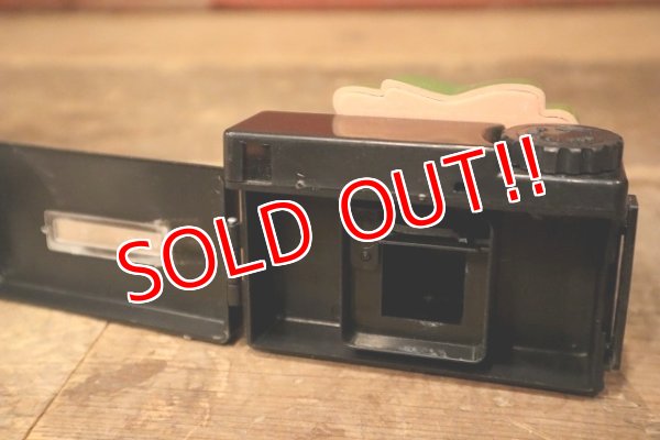 画像7: ct-221201-103 Yogi Bear / 1976 Plastic Toy Camera