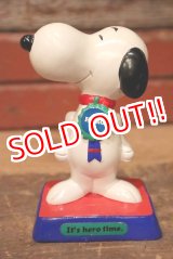 画像: ct-230301-104 Snoopy / Determined 1970's Paper Mache Figure "It's hero time."