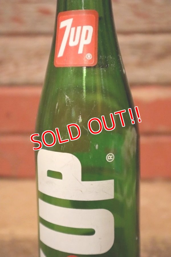 画像4: dp-210401-75 7up / 1960's-1970's 10 FL.OZ.Bottle