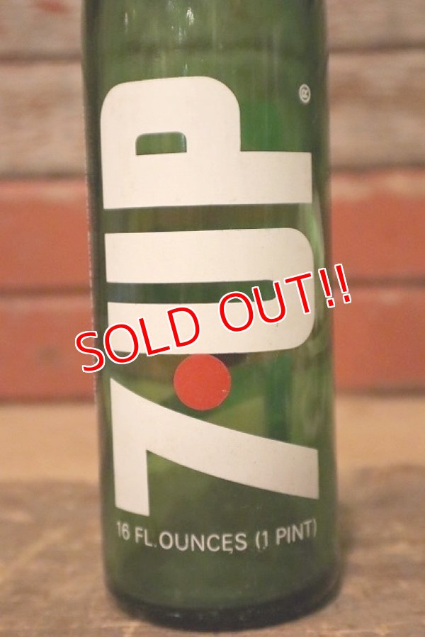 画像2: dp-210401-75 7up / 1960's-1970's 16 FL.OZ.Bottle