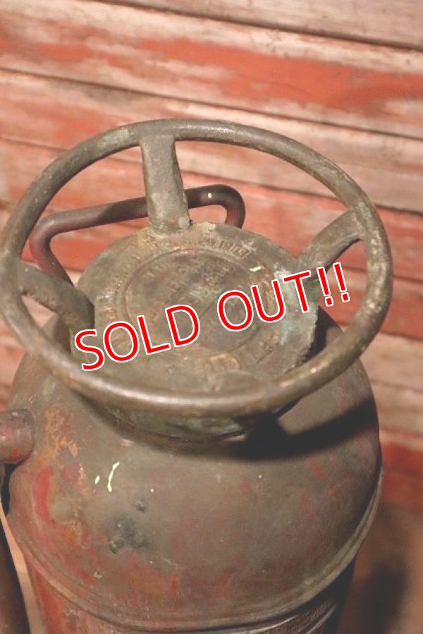 画像7: dp-230301-128 1940's-1950's BADGER'S Metal Fire Extinguisher
