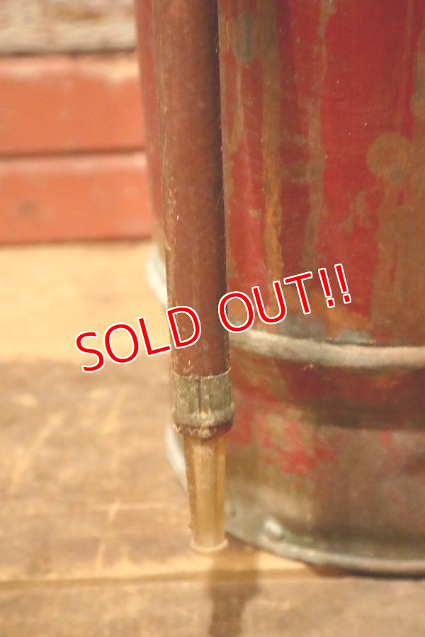 画像8: dp-230301-128 1940's-1950's BADGER'S Metal Fire Extinguisher